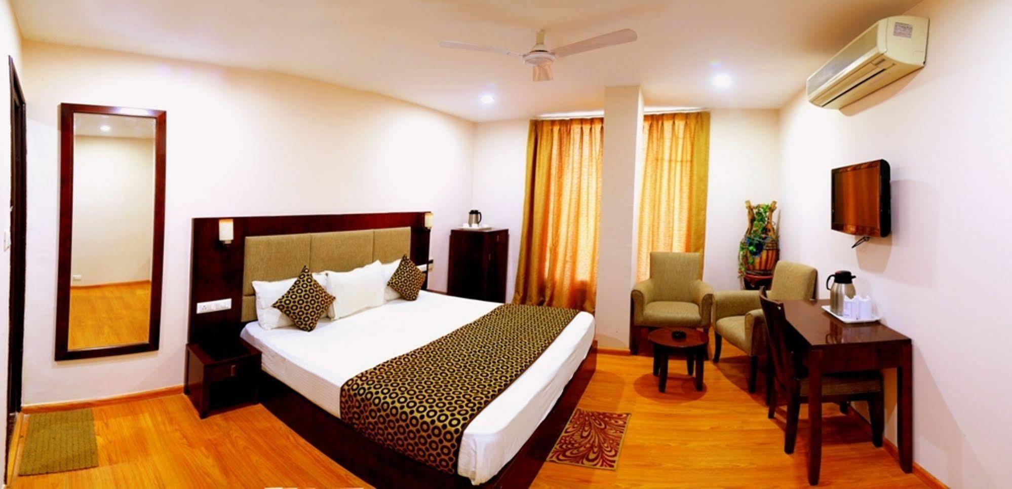 Hotel Royal Palm - A Budget Hotel In Udaipur Exterior foto