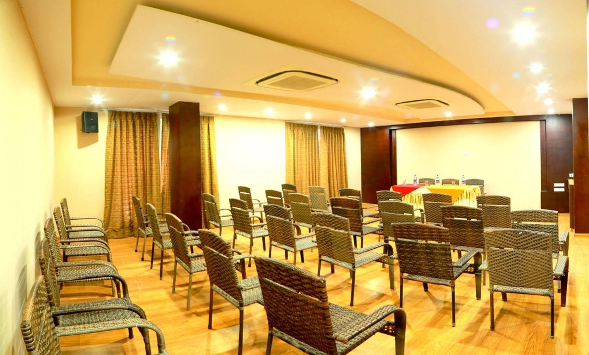 Hotel Royal Palm - A Budget Hotel In Udaipur Exterior foto