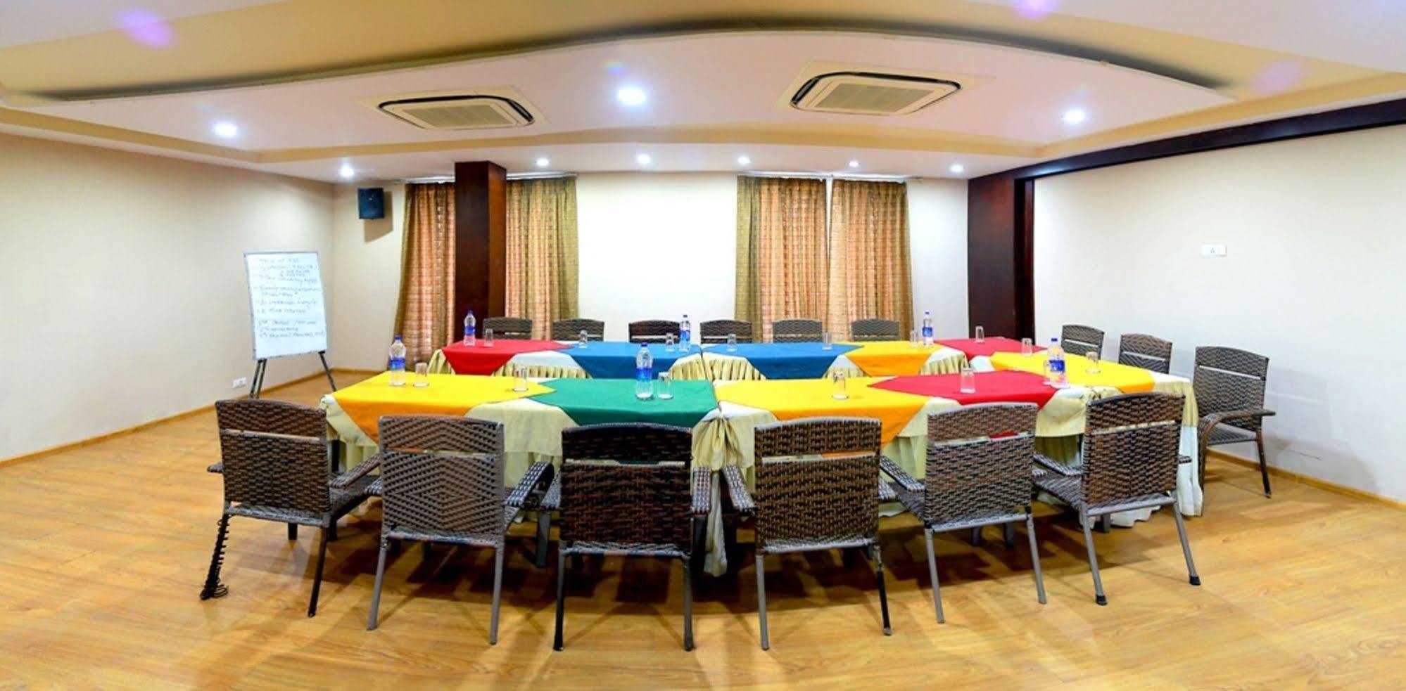 Hotel Royal Palm - A Budget Hotel In Udaipur Exterior foto